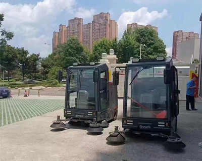 電動掃地車